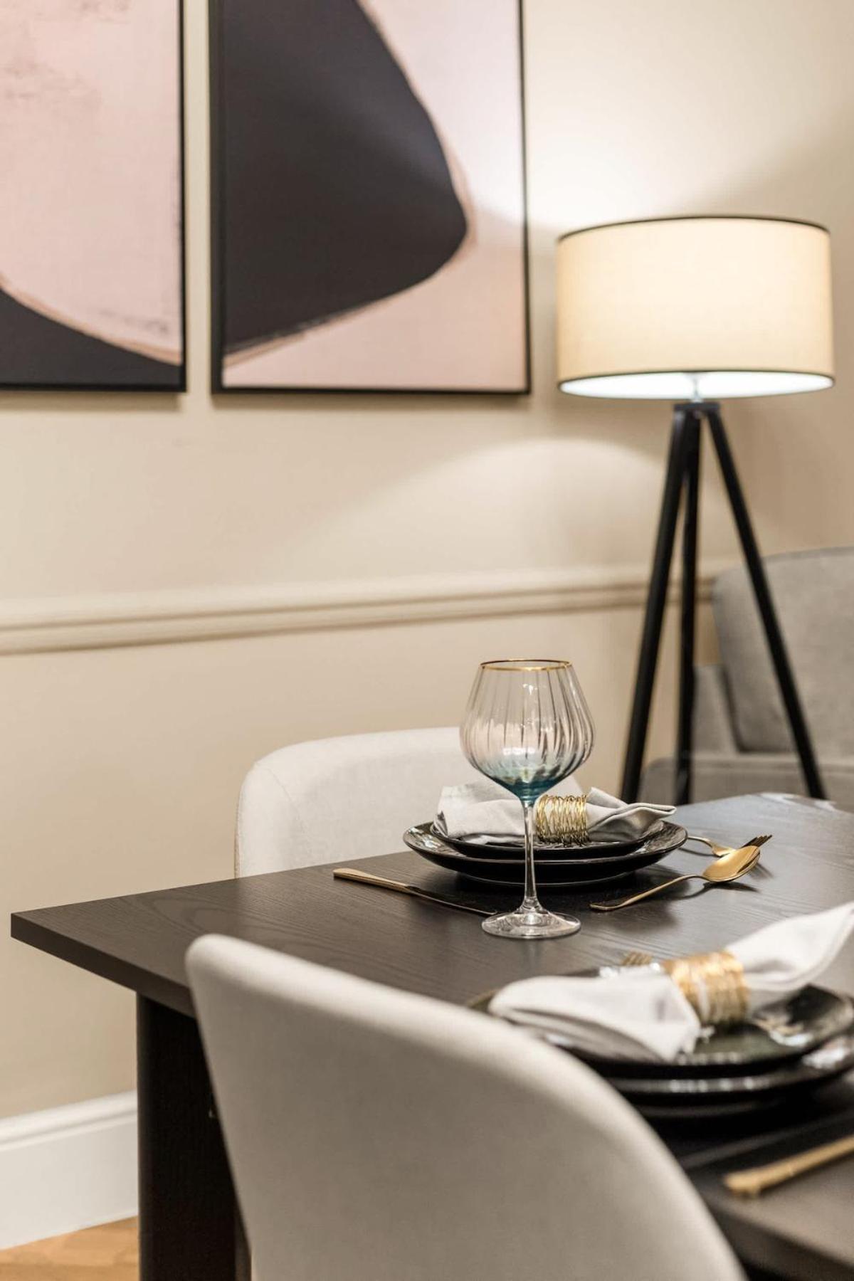 Modern 2-bedroom Haven In Belsize Park